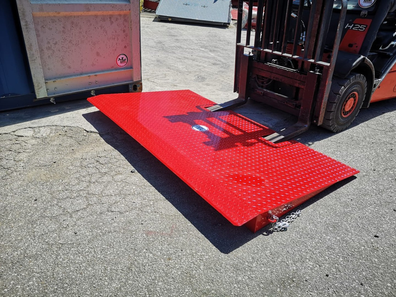 Compact Container access ramp . AZ RAMP - HCRN-06. 6 000 Kg - Verladerampe: das Bild 3 Compact Container access ramp . AZ RAMP - HCRN-06. 6 000 Kg - Verladerampe: das Bild 3