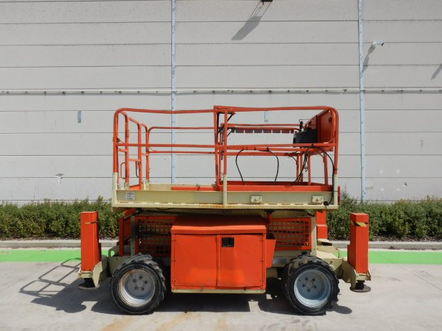 Used scissor Lift Diesel 4x4 JLG 260 MRT - Scherenbühne: das Bild 2 Used scissor Lift Diesel 4x4 JLG 260 MRT - Scherenbühne: das Bild 2