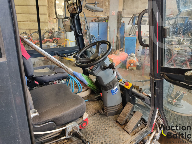 Aebi Schmitd eSwingo 200+ - Kehrmaschine: das Bild 5 Aebi Schmitd eSwingo 200+ - Kehrmaschine: das Bild 5