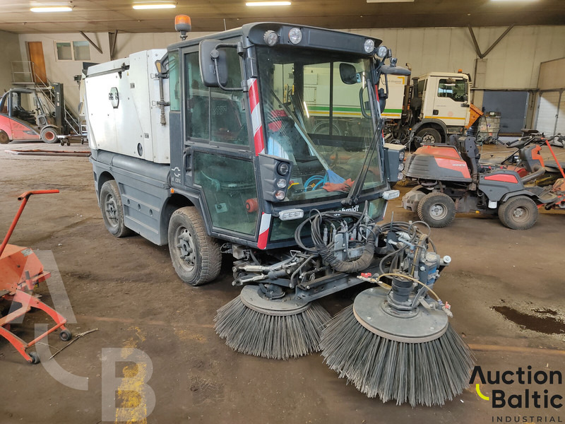 Aebi Schmitd eSwingo 200+ - Kehrmaschine: das Bild 1 Aebi Schmitd eSwingo 200+ - Kehrmaschine: das Bild 1