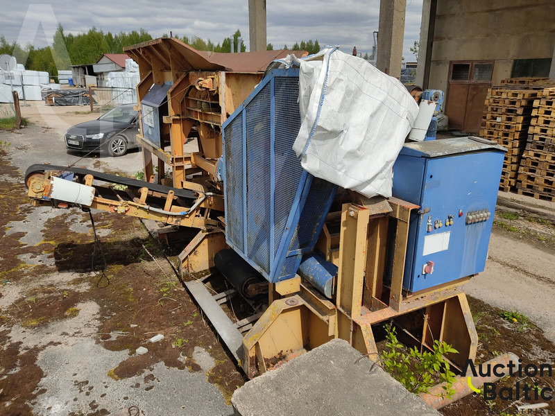 BMD RA700/4 - Technik für Bodenbearbeitung: das Bild 5 BMD RA700/4 - Technik für Bodenbearbeitung: das Bild 5