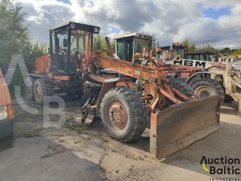 Brianskij Arsenal GS-14.02 - Grader: das Bild 2 Brianskij Arsenal GS-14.02 - Grader: das Bild 2