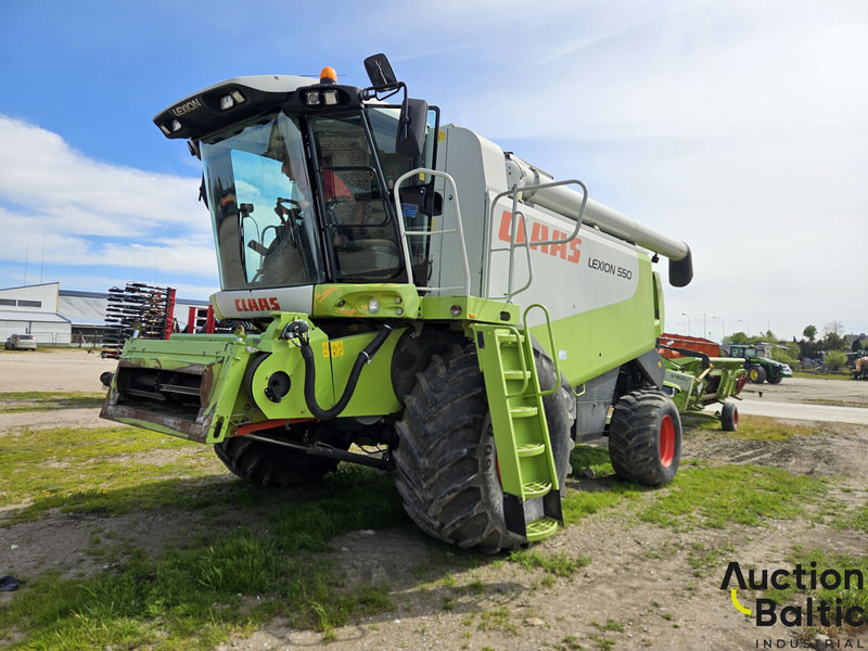 Claas Lexion 550 - Mähdrescher: das Bild 1 Claas Lexion 550 - Mähdrescher: das Bild 1