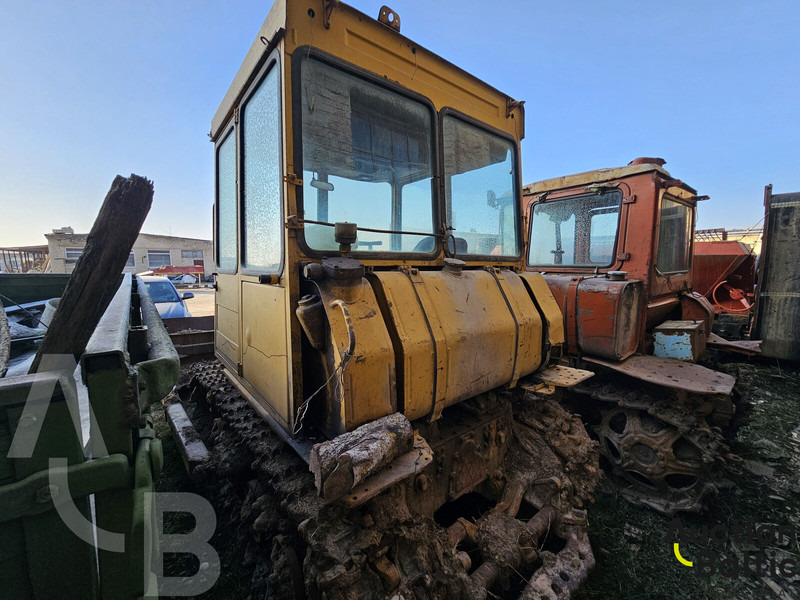 DT-75 - Raupentraktor: das Bild 3 DT-75 - Raupentraktor: das Bild 3