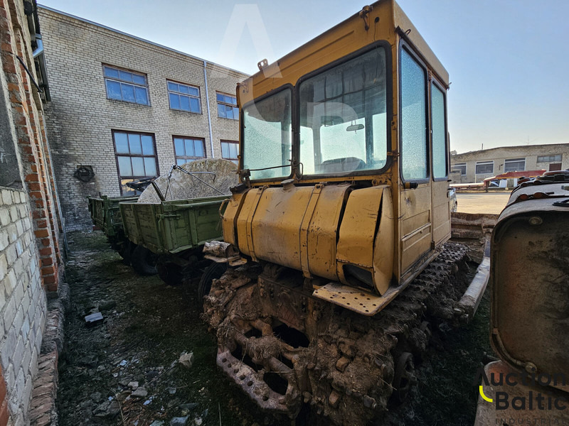 DT-75 - Raupentraktor: das Bild 4 DT-75 - Raupentraktor: das Bild 4