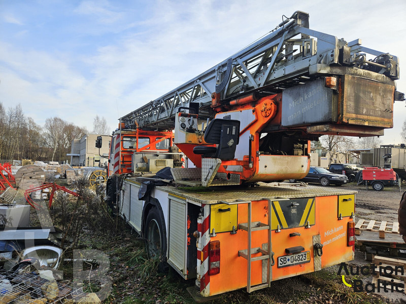 Daimler-Benz DLK 23-12 - Ladekran: das Bild 2 Daimler-Benz DLK 23-12 - Ladekran: das Bild 2