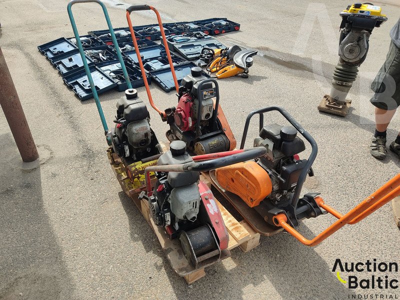 Dynapac LF45, Ammann AVP1033 & 2 Belle - Rüttelplatte: das Bild 3 Dynapac LF45, Ammann AVP1033 & 2 Belle - Rüttelplatte: das Bild 3