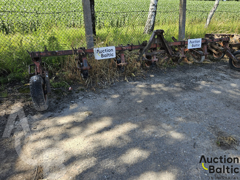 Furrow - Technik für Bodenbearbeitung: das Bild 2 Furrow - Technik für Bodenbearbeitung: das Bild 2