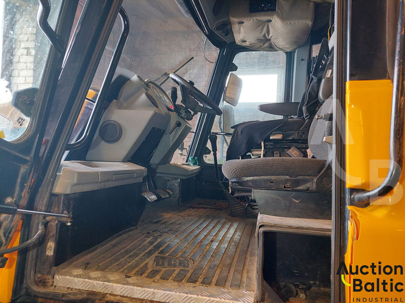 JCB Fastrac 3185 - Traktor: das Bild 5 JCB Fastrac 3185 - Traktor: das Bild 5