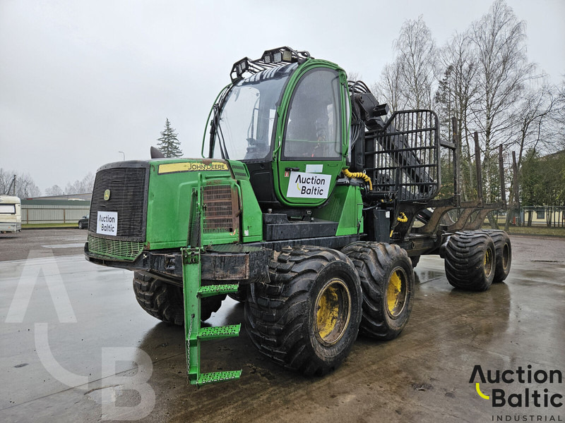 John Deere 1010 E - Rückewagen: das Bild 2 John Deere 1010 E - Rückewagen: das Bild 2