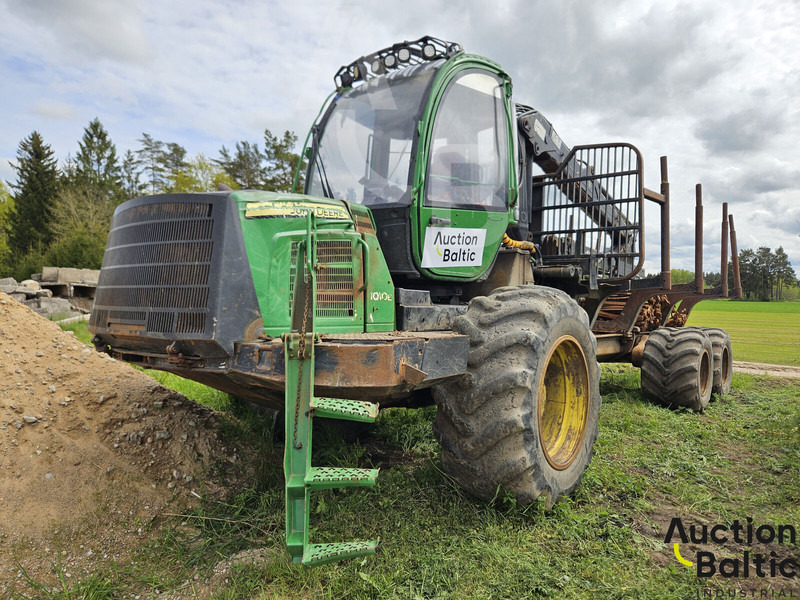 John Deere 1010 E - Rückewagen: das Bild 1 John Deere 1010 E - Rückewagen: das Bild 1