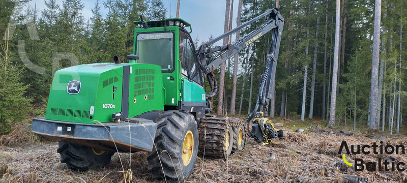 John Deere 1070 D - Erntemaschine: das Bild 1 John Deere 1070 D - Erntemaschine: das Bild 1