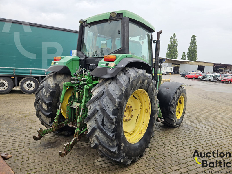 John Deere 6810 - Traktor: das Bild 4 John Deere 6810 - Traktor: das Bild 4