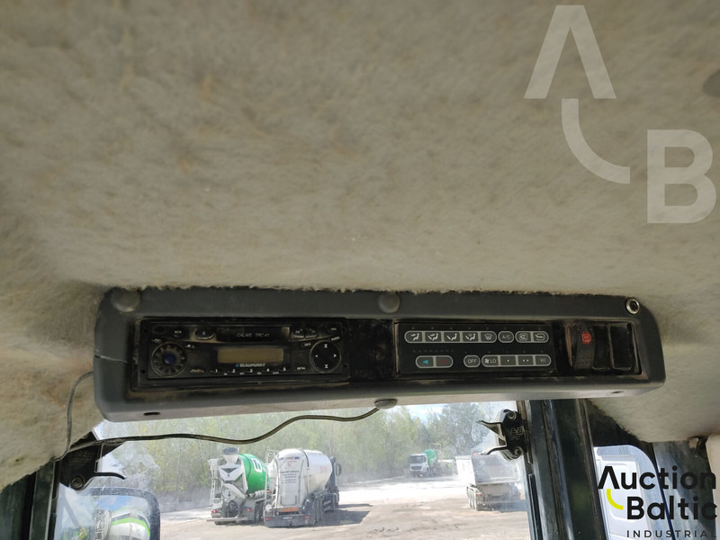 Radlader Komatsu WA250-5: das Bild 6