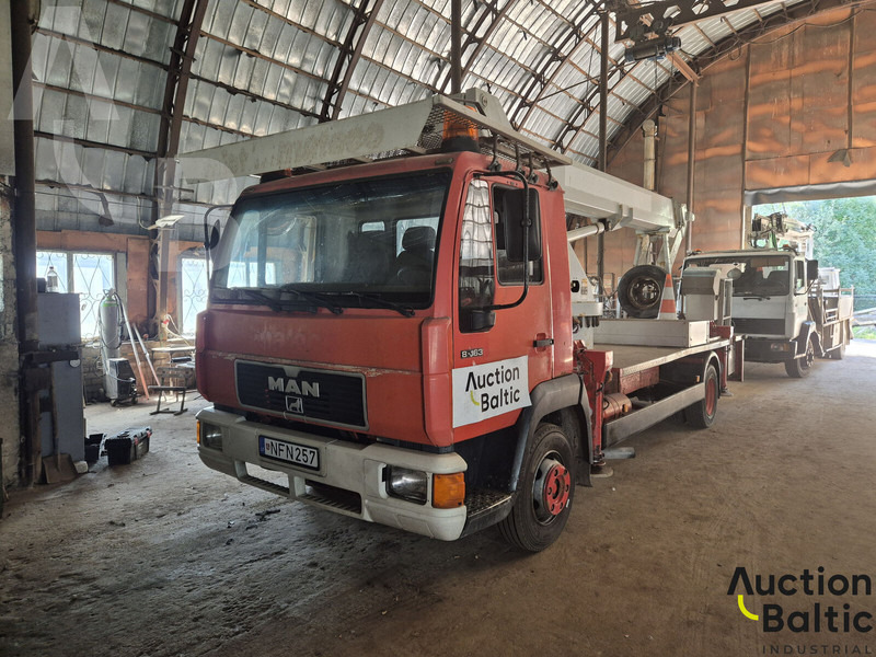 MAN 8.163 - LKW mit Arbeitsbühne: das Bild 1 MAN 8.163 - LKW mit Arbeitsbühne: das Bild 1