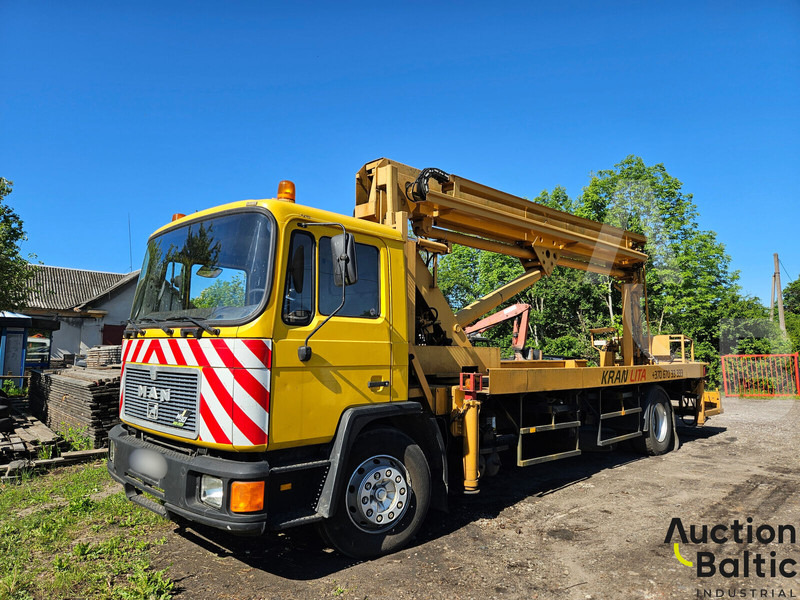 MAN M90 - LKW mit Arbeitsbühne: das Bild 1 MAN M90 - LKW mit Arbeitsbühne: das Bild 1