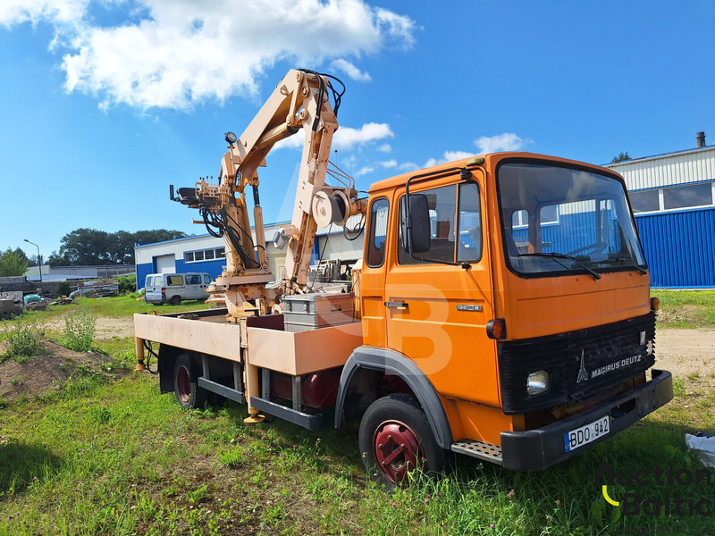 Magirus 130 M 8 - Pritsche LKW, Autokran: das Bild 1 Magirus 130 M 8 - Pritsche LKW, Autokran: das Bild 1