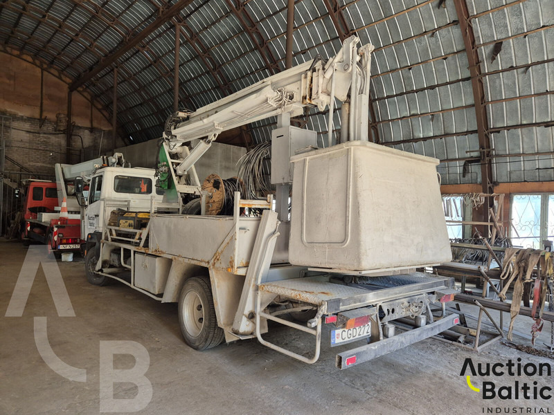 Mercedes-Benz 1114 - LKW mit Arbeitsbühne: das Bild 3 Mercedes-Benz 1114 - LKW mit Arbeitsbühne: das Bild 3