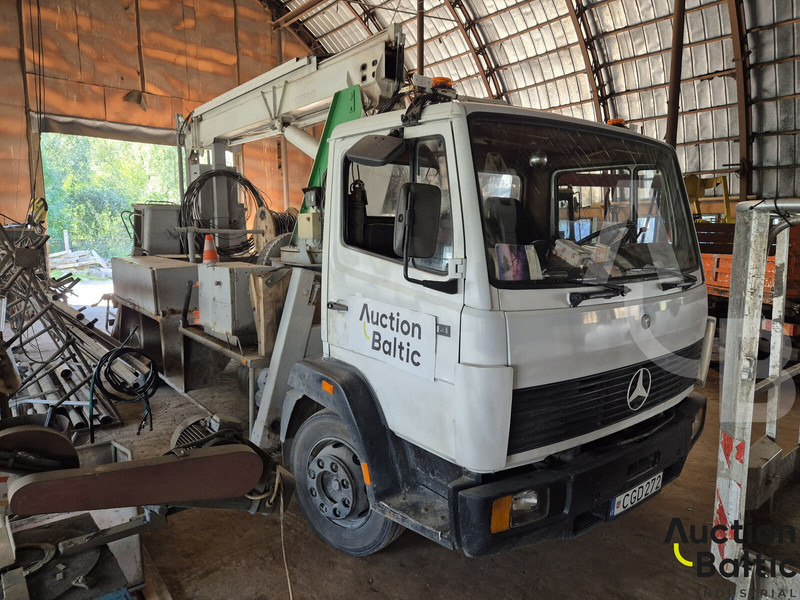 Mercedes-Benz 1114 - LKW mit Arbeitsbühne: das Bild 2 Mercedes-Benz 1114 - LKW mit Arbeitsbühne: das Bild 2