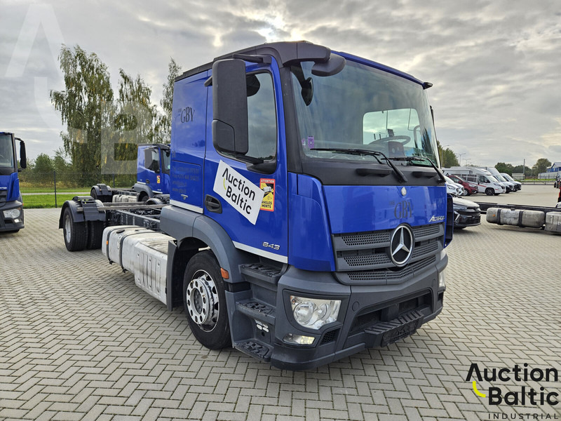Mercedes-Benz Actros 1843 - Fahrgestell LKW: das Bild 1 Mercedes-Benz Actros 1843 - Fahrgestell LKW: das Bild 1