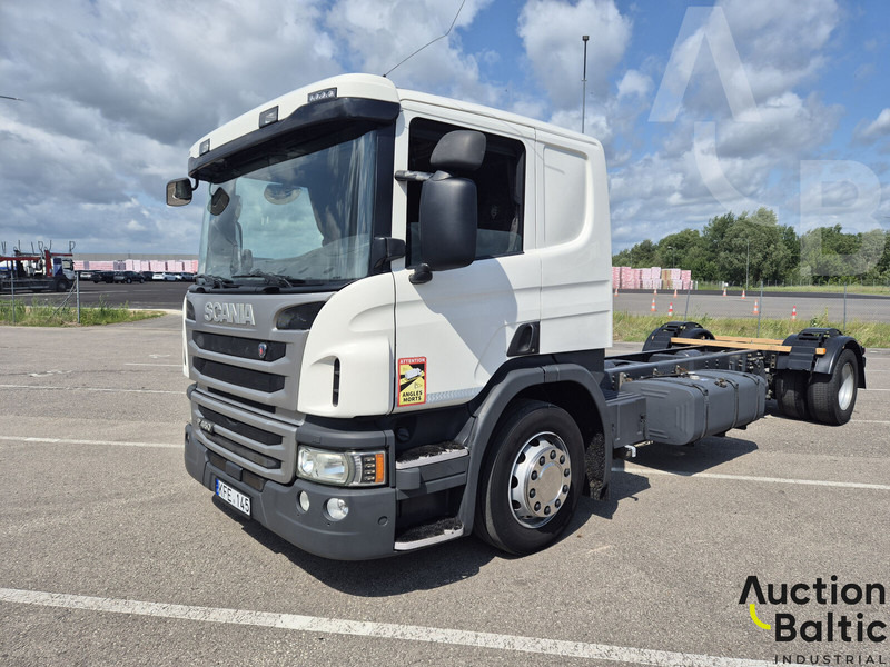 Scania P 450 - Fahrgestell LKW: das Bild 1 Scania P 450 - Fahrgestell LKW: das Bild 1
