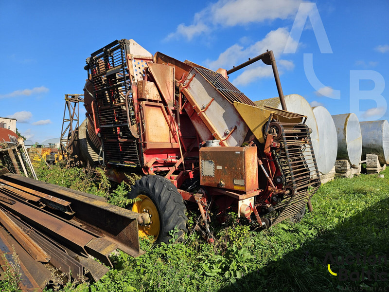 TIM Sugar beet harvester - Mähdrescher: das Bild 1 TIM Sugar beet harvester - Mähdrescher: das Bild 1
