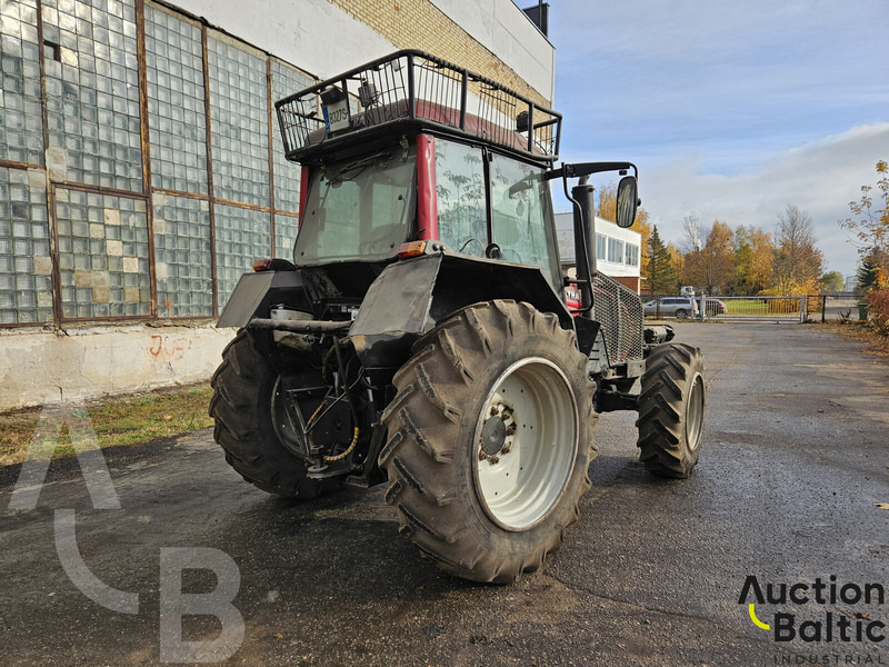 Valtra A 93H - Traktor: das Bild 4 Valtra A 93H - Traktor: das Bild 4