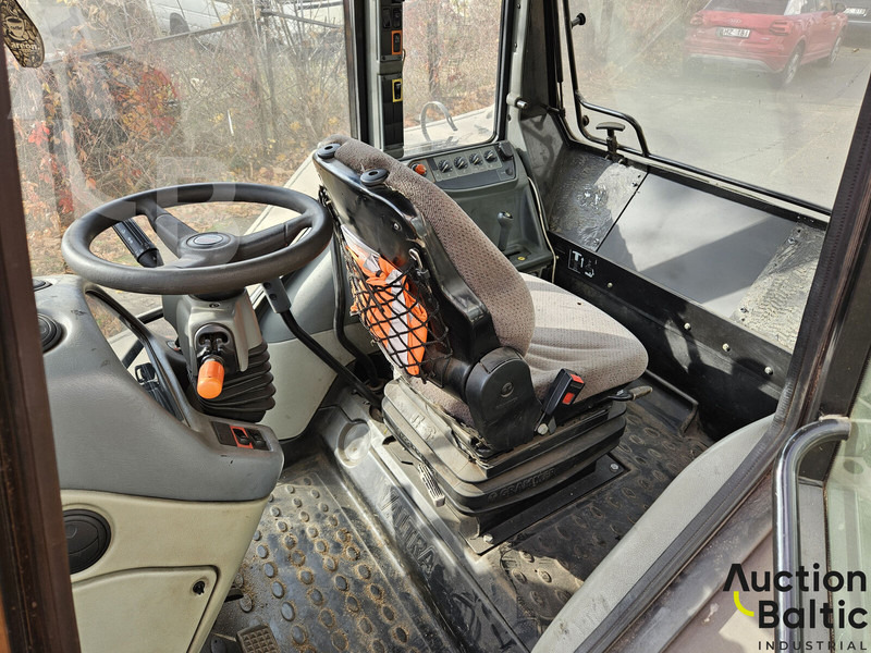 Valtra A 93H - Traktor: das Bild 5 Valtra A 93H - Traktor: das Bild 5