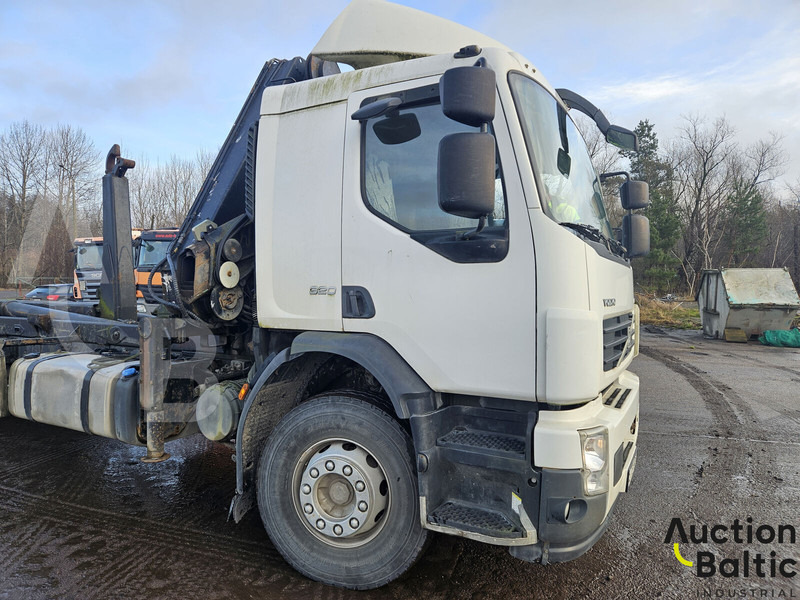 Volvo FE320 - Abrollkipper, Autokran: das Bild 2 Volvo FE320 - Abrollkipper, Autokran: das Bild 2