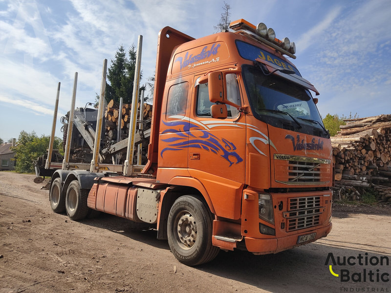 Volvo FH16 - Holztransporter, Autokran: das Bild 1 Volvo FH16 - Holztransporter, Autokran: das Bild 1