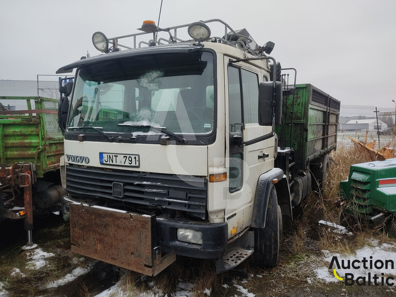 Volvo FL618 - Kipper, Autokran: das Bild 1 Volvo FL618 - Kipper, Autokran: das Bild 1