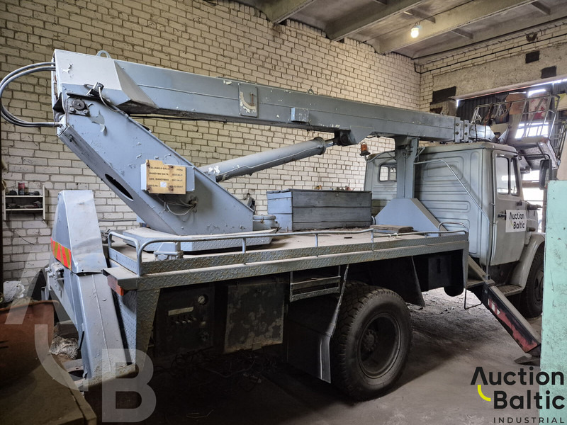ZIL ZIL 433362 - LKW mit Arbeitsbühne: das Bild 3 ZIL ZIL 433362 - LKW mit Arbeitsbühne: das Bild 3