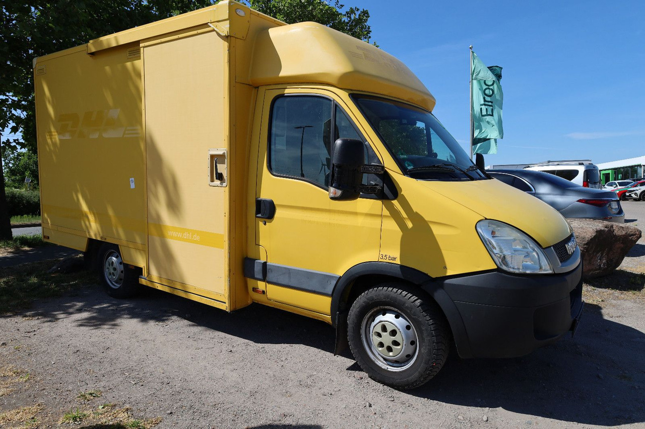 Iveco Daily/ Regalsystem/Luftfeder/KURZ - Koffer Transporter: das Bild 1 Iveco Daily/ Regalsystem/Luftfeder/KURZ - Koffer Transporter: das Bild 1