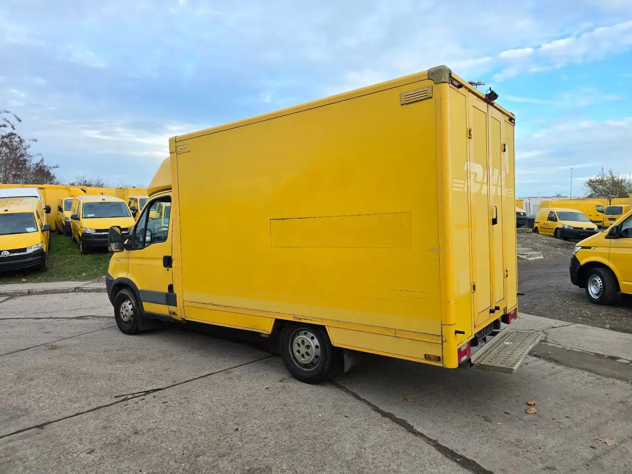 Iveco /Regalsystem/Luftfeder/KURZ/1. Hand - PKW: das Bild 3 Iveco /Regalsystem/Luftfeder/KURZ/1. Hand - PKW: das Bild 3