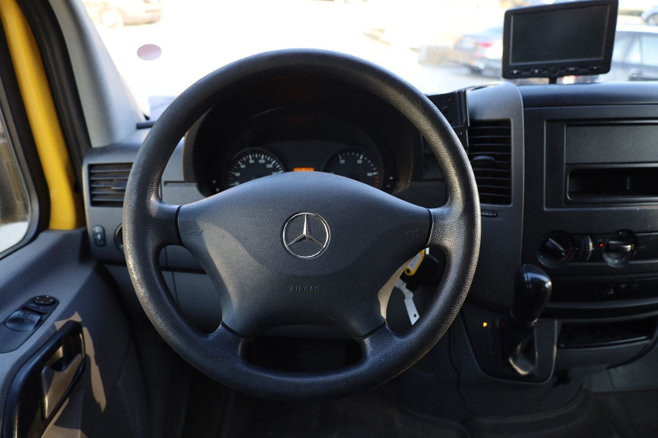 Mercedes-Benz Sprinter II Pritsche/ Koffer/Regalsystem - Koffer Transporter: das Bild 5 Mercedes-Benz Sprinter II Pritsche/ Koffer/Regalsystem - Koffer Transporter: das Bild 5