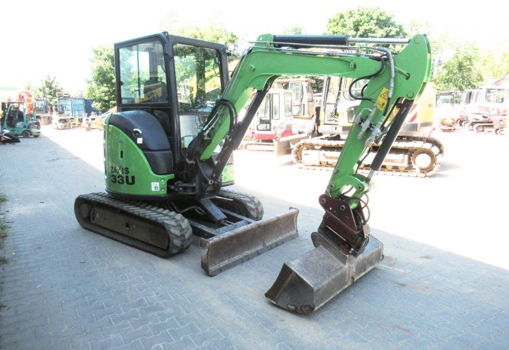 Hitachi ZX33U-6 Powertilt / Klima - Minibagger: das Bild 2 Hitachi ZX33U-6 Powertilt / Klima - Minibagger: das Bild 2