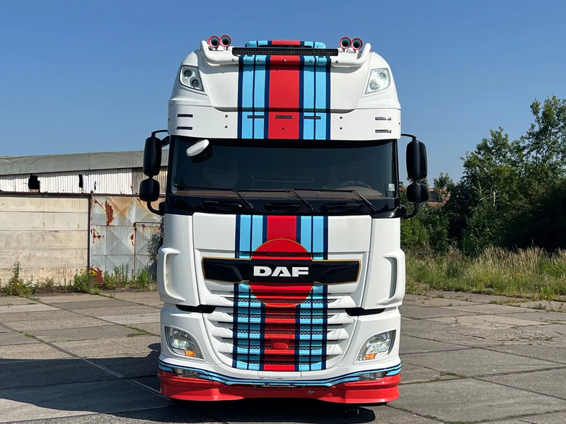 DAF XF 530 MARTINI RACING XF530 full options - Sattelzugmaschine: das Bild 4 DAF XF 530 MARTINI RACING XF530 full options - Sattelzugmaschine: das Bild 4
