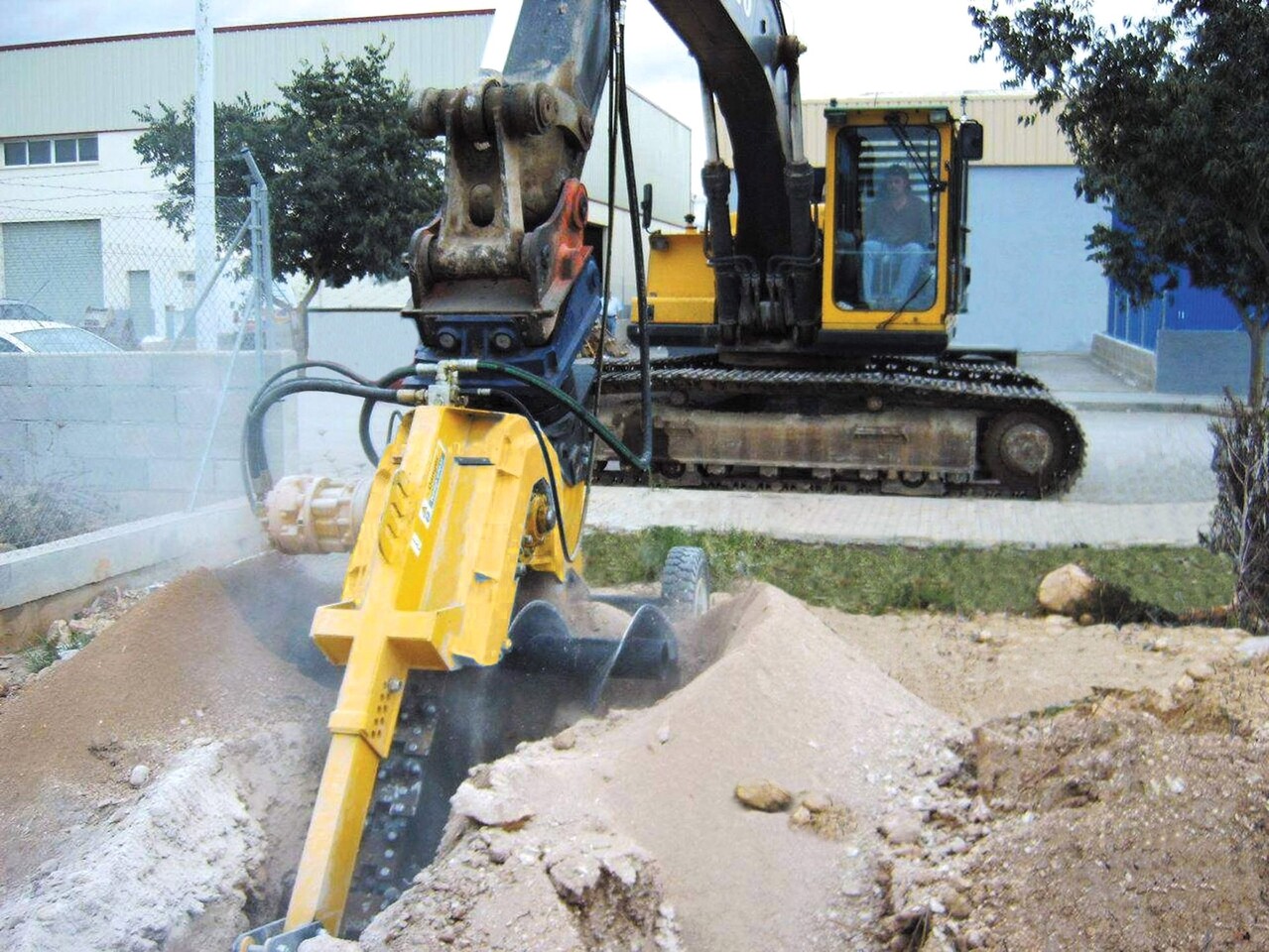 AME Chain Trencher - Anbauteil für Bagger: das Bild 2 AME Chain Trencher - Anbauteil für Bagger: das Bild 2