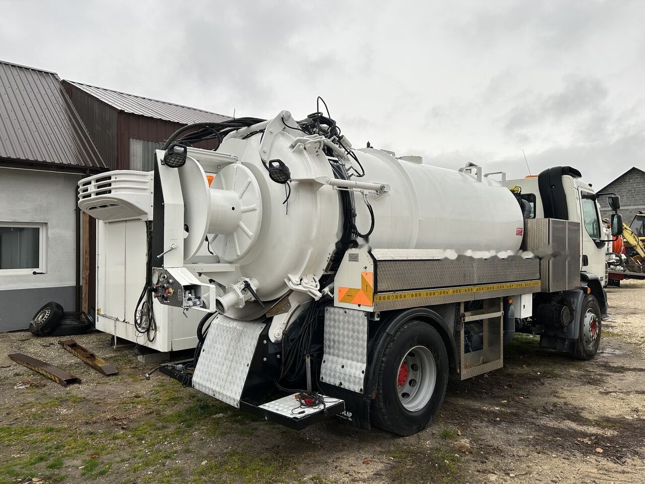 DAF LF55.250 combi tanker - Saug-/ Spülfahrzeug: das Bild 1 DAF LF55.250 combi tanker - Saug-/ Spülfahrzeug: das Bild 1