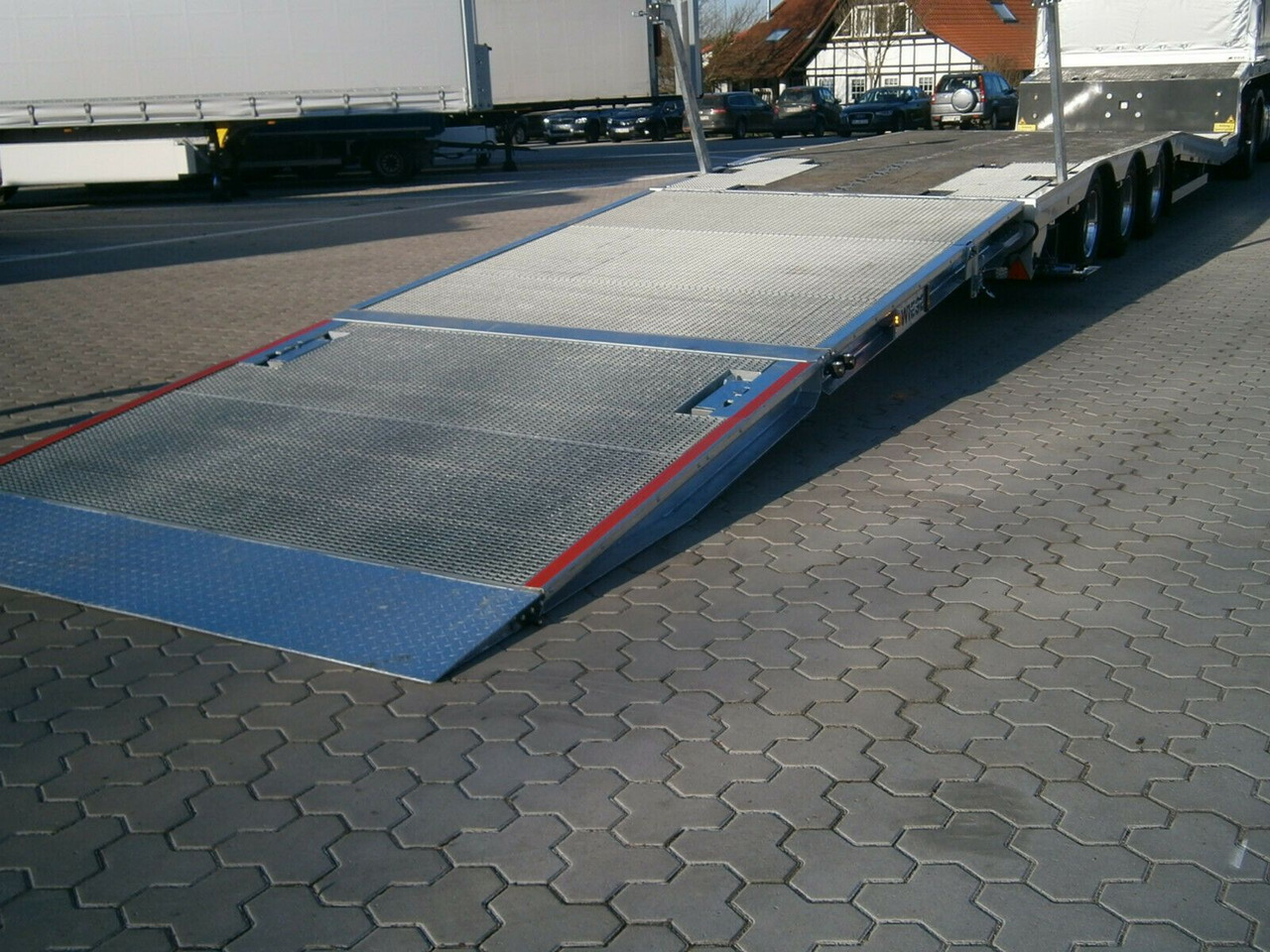 Gabelstaplertransporter Tiefbett Rampen - Tieflader Auflieger: das Bild 4 Gabelstaplertransporter Tiefbett Rampen - Tieflader Auflieger: das Bild 4