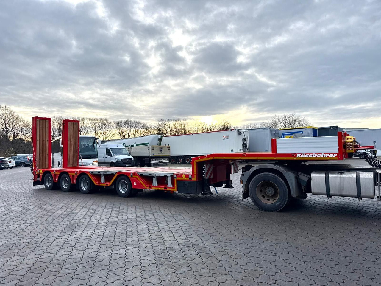 Kässbohrer K.SLA R 4 / 2N 18/40 Tieflader Radmulden tele - Tieflader Auflieger: das Bild 4 Kässbohrer K.SLA R 4 / 2N 18/40 Tieflader Radmulden tele - Tieflader Auflieger: das Bild 4