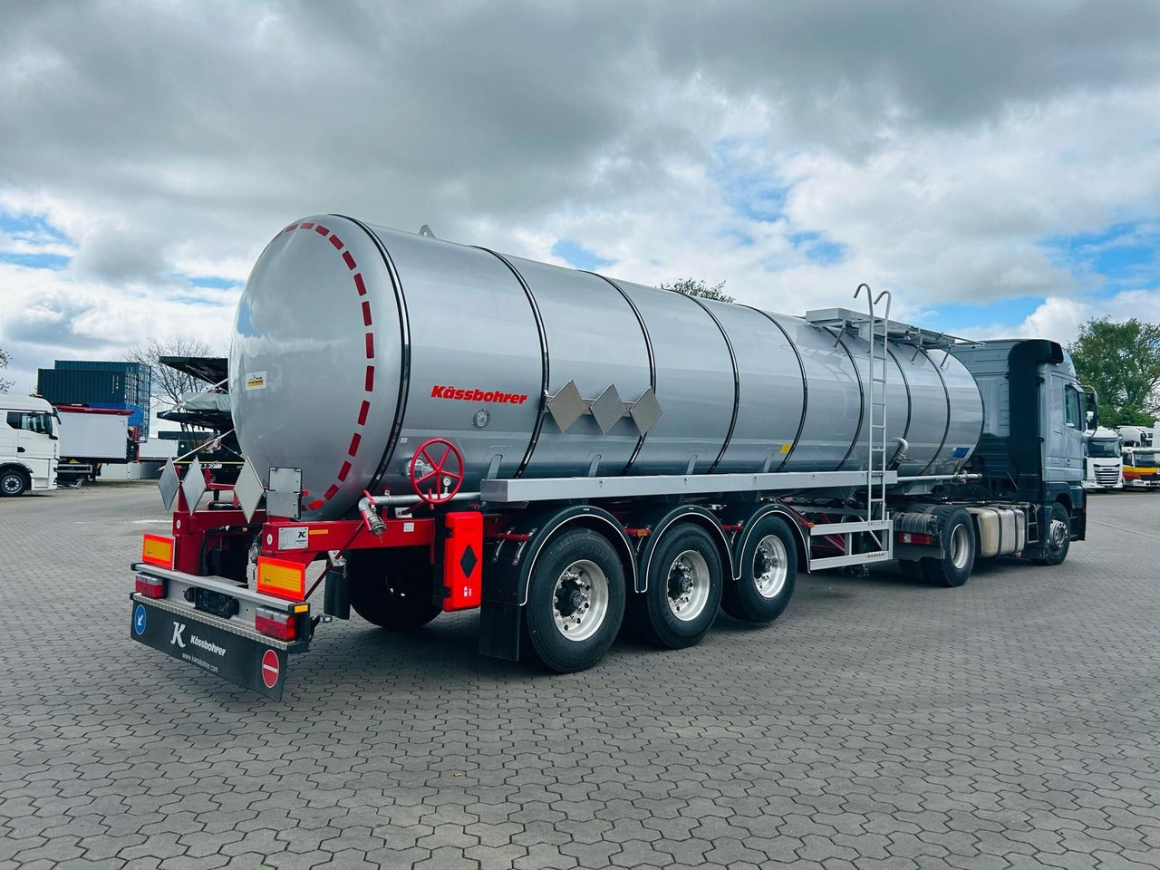 Kässbohrer STS.SS Edelstahl Tankauflieger Bitumen 32m³ - Tankauflieger: das Bild 1 Kässbohrer STS.SS Edelstahl Tankauflieger Bitumen 32m³ - Tankauflieger: das Bild 1