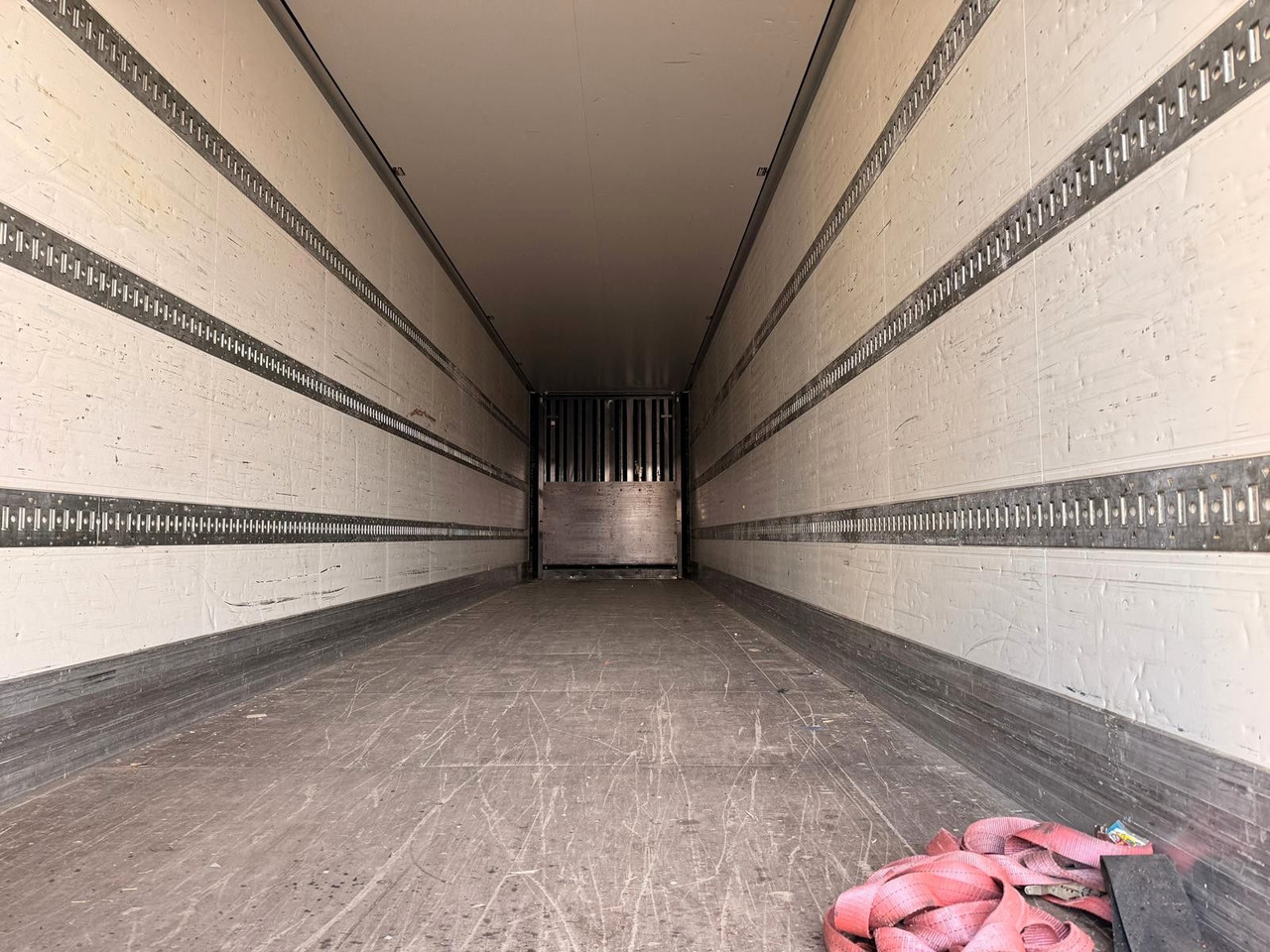 Krone SZ - Mega Koffer mit Rampenhalterung - Koffer Auflieger: das Bild 5 Krone SZ - Mega Koffer mit Rampenhalterung - Koffer Auflieger: das Bild 5