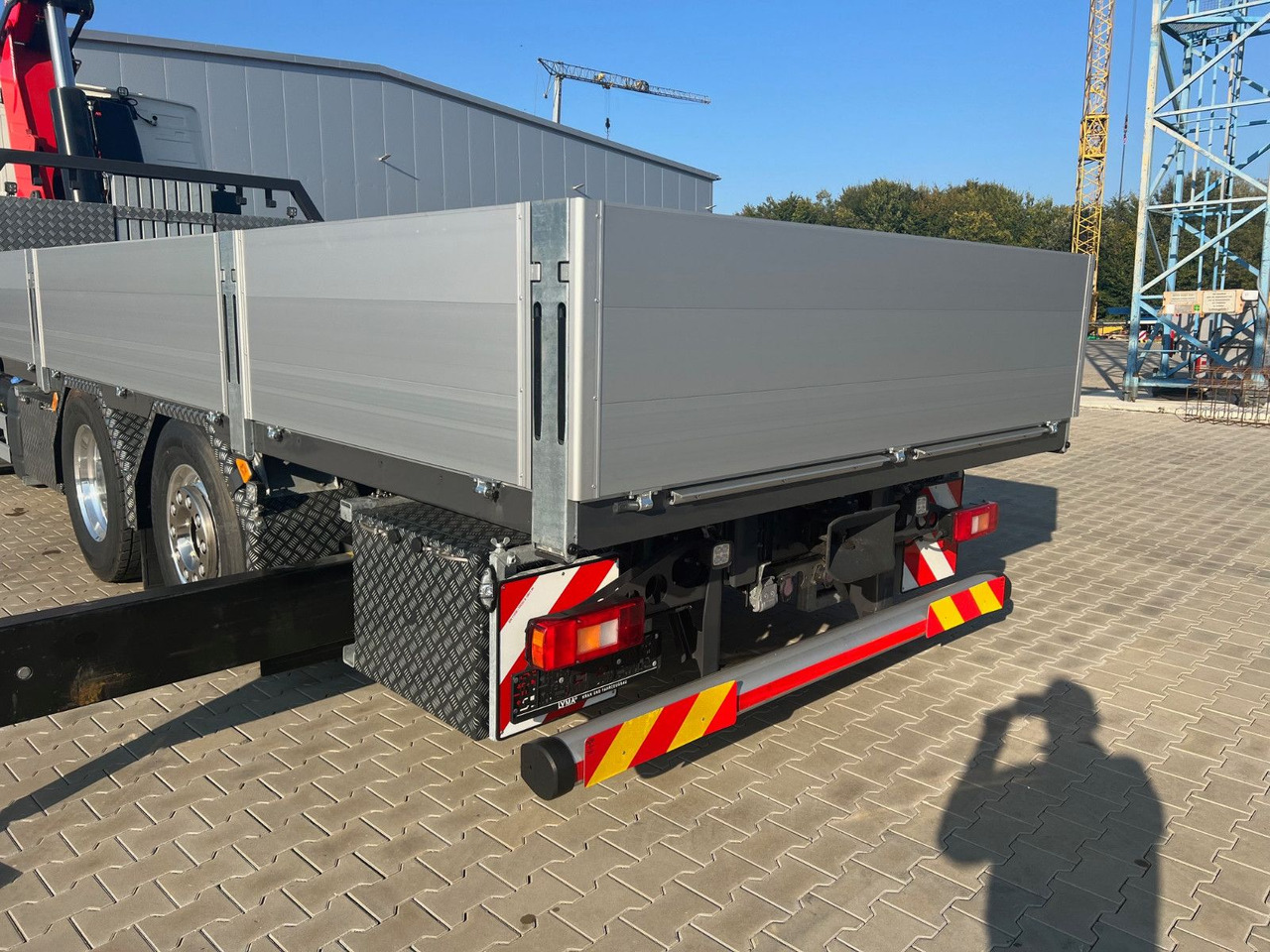 Volvo FH 500 8x2 Kran F710 RA2.26 - LKW, Autokran: das Bild 3 Volvo FH 500 8x2 Kran F710 RA2.26 - LKW, Autokran: das Bild 3