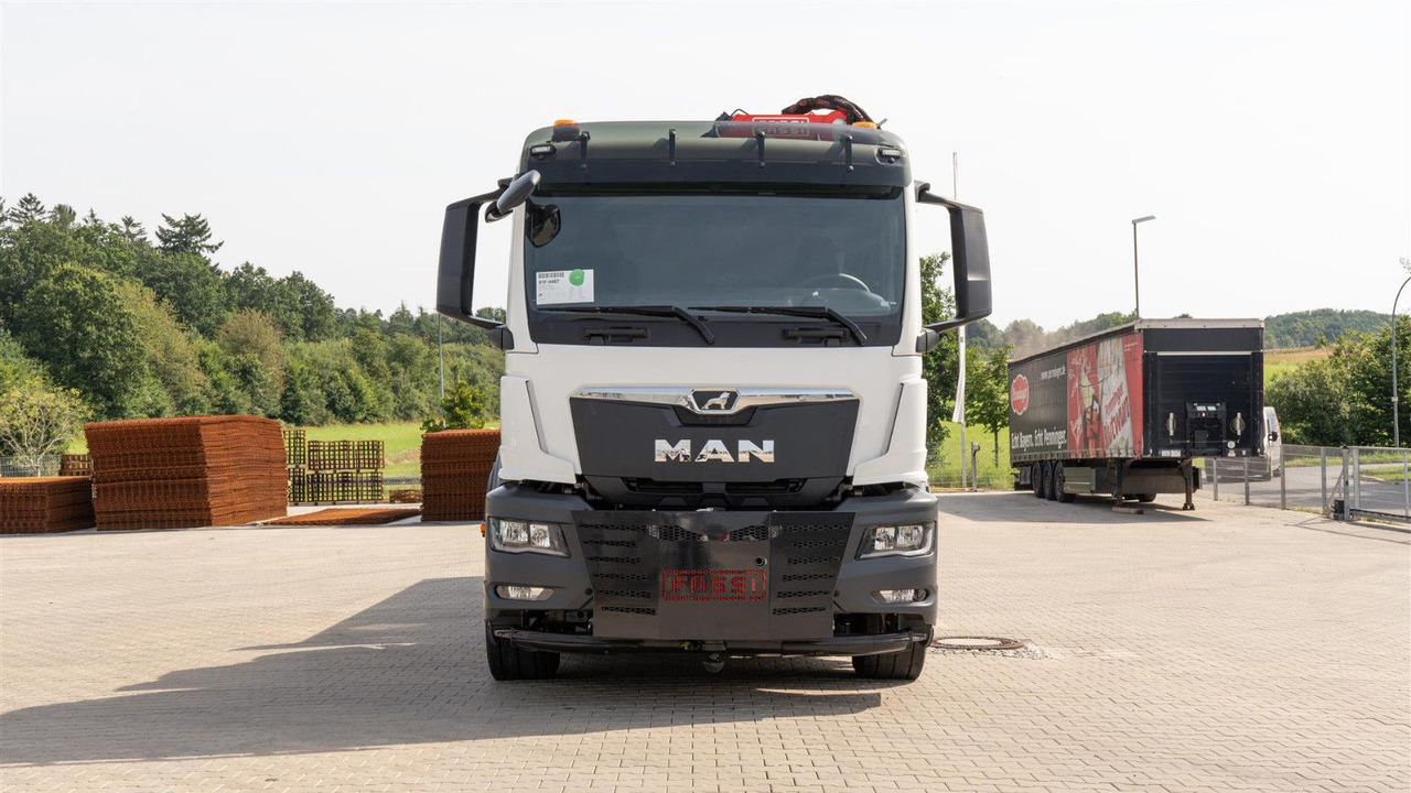 MAN 35.470 8x2 Kran F710 RA2.26 - Autokran: das Bild 2 MAN 35.470 8x2 Kran F710 RA2.26 - Autokran: das Bild 2