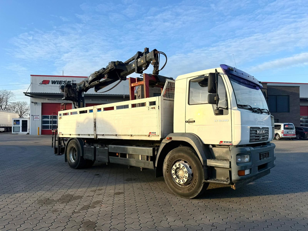 MAN LE 18.280 Pritsche mit HIAB 133 K PRO/HIPRO Kran - Autokran: das Bild 1 MAN LE 18.280 Pritsche mit HIAB 133 K PRO/HIPRO Kran - Autokran: das Bild 1