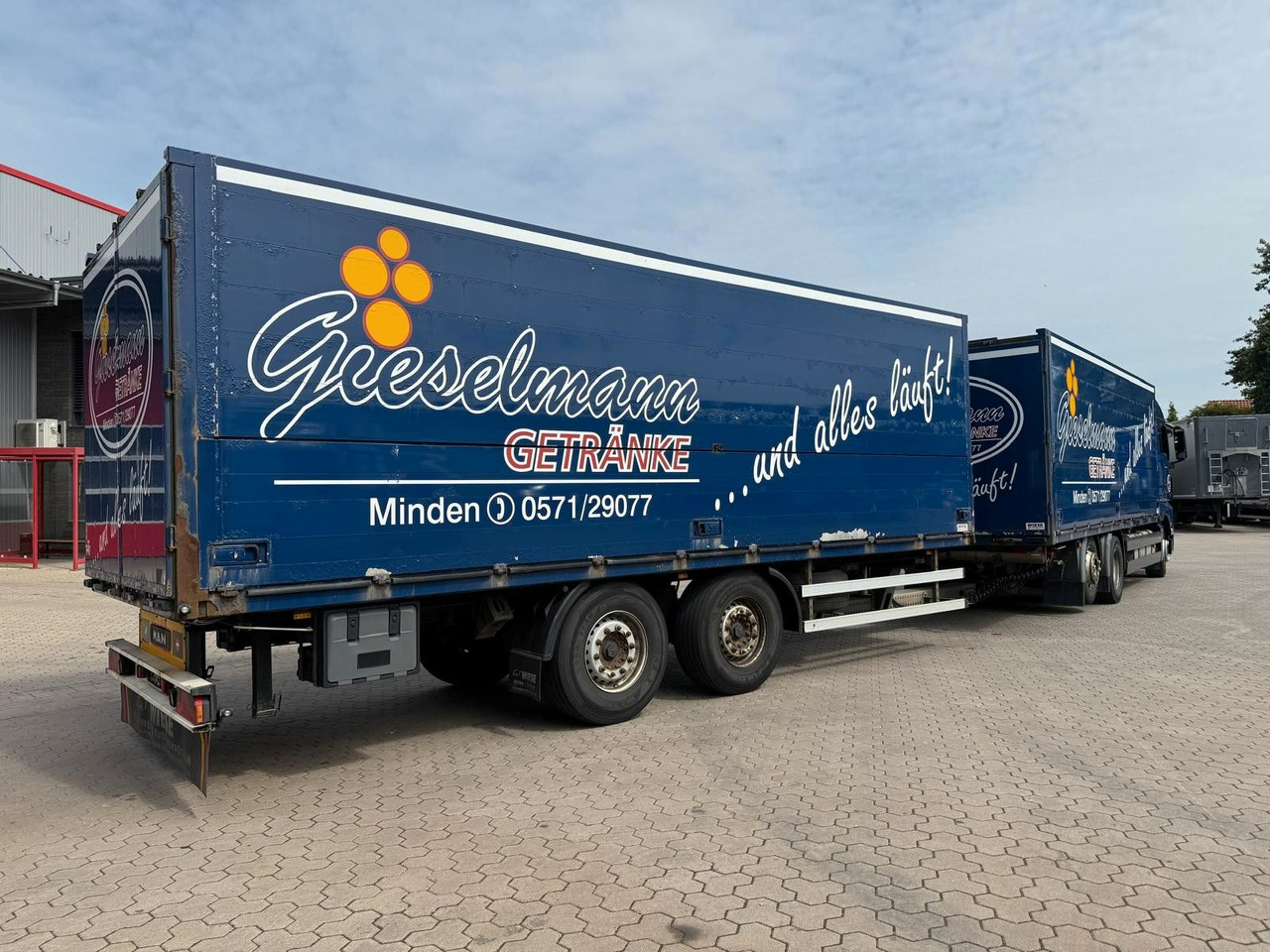 MAN TGA Schwenkwand-Getränkeaufbau incl. Anhänger - Getränkeaufbau LKW: das Bild 3 MAN TGA Schwenkwand-Getränkeaufbau incl. Anhänger - Getränkeaufbau LKW: das Bild 3