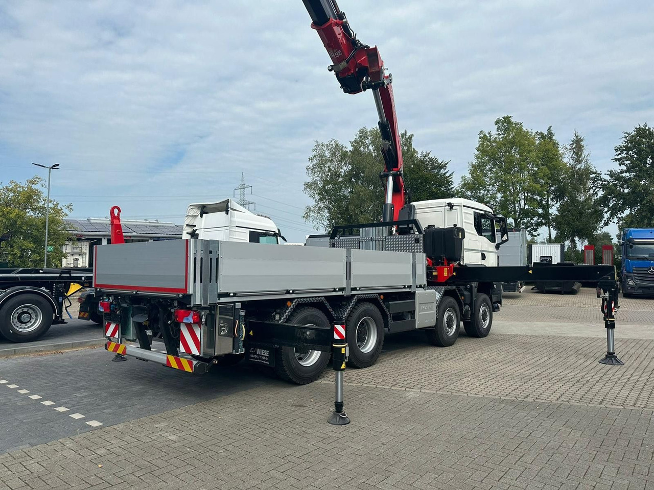 MAN TGS 41.520 8x8 mit Fassi Ladekran F710RA.2.26 - Pritsche LKW: das Bild 3 MAN TGS 41.520 8x8 mit Fassi Ladekran F710RA.2.26 - Pritsche LKW: das Bild 3