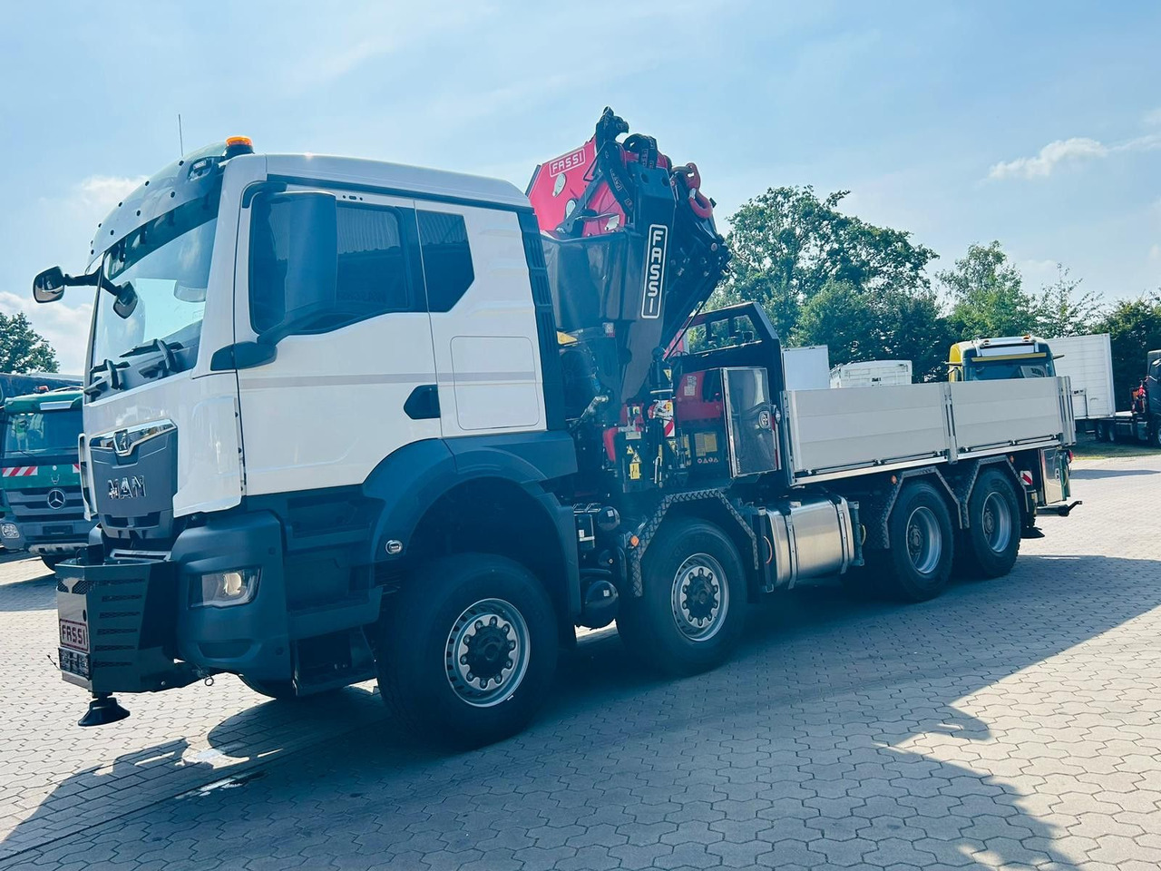 MAN TGS 41.520 8x8 mit Fassi Ladekran F710RA.2.26 - Pritsche LKW: das Bild 5 MAN TGS 41.520 8x8 mit Fassi Ladekran F710RA.2.26 - Pritsche LKW: das Bild 5