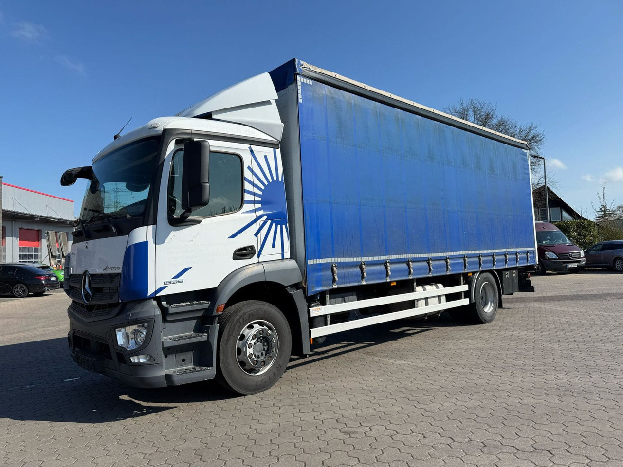 Mercedes-Benz Antos 1835 L - 4x2 Schiebeplane - Plane LKW: das Bild 2 Mercedes-Benz Antos 1835 L - 4x2 Schiebeplane - Plane LKW: das Bild 2